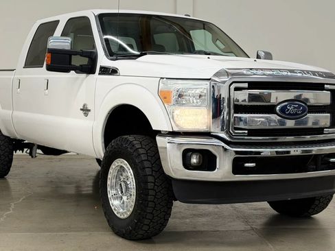 Used 2016 Ford F250 Lariat w/ Lariat Ultimate Package AWD/4WD image 2