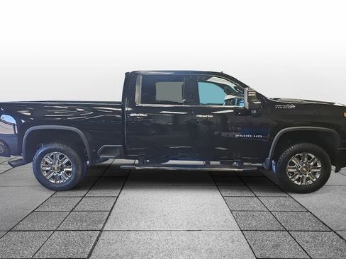 Used 2022 Chevrolet Silverado 2500 High Country w/ Z71 Off-Road Package image 4