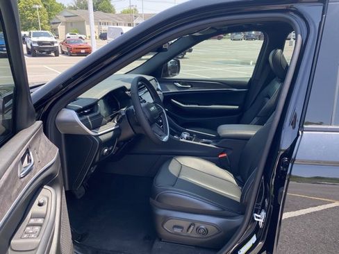 New 2025 Jeep Grand Cherokee Limited w/ Black Appearance Package image 15