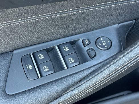 Used 2019 BMW 530e RWD image 12