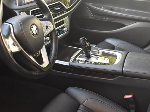 Used 2020 BMW 740i xDrive xDrive w/ Cold Weather Package image 29