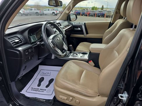 Used 2016 Toyota 4Runner Limited AWD/4WD image 9