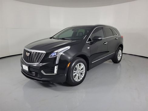 Certified 2023 Cadillac XT5 Luxury image 2