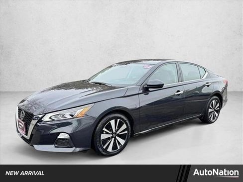 Used 2022 Nissan Altima 2.5 SV image 1