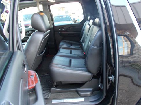 Used 2013 Cadillac Escalade EXT Luxury image 16