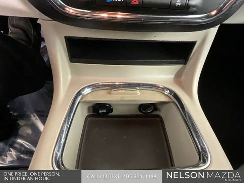 Used 2018 Dodge Grand Caravan SXT FWD image 36