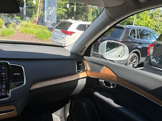 Certified 2024 Volvo XC90 B5 Plus AWD/4WD image 22