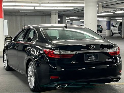 Used 2018 Lexus ES 350 w/ Luxury Package w/Wood Trim image 4