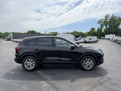 Used 2025 Ford Escape Active w/ Cold Weather Package AWD/4WD image 8