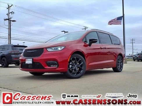 New 2026 Chrysler Pacifica Select w/ S Appearance Package FWD image 29