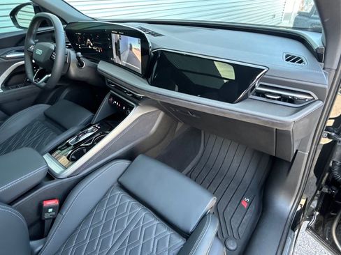 Used 2025 Audi SQ5 Premium Plus w/ Premium Plus Package image 50