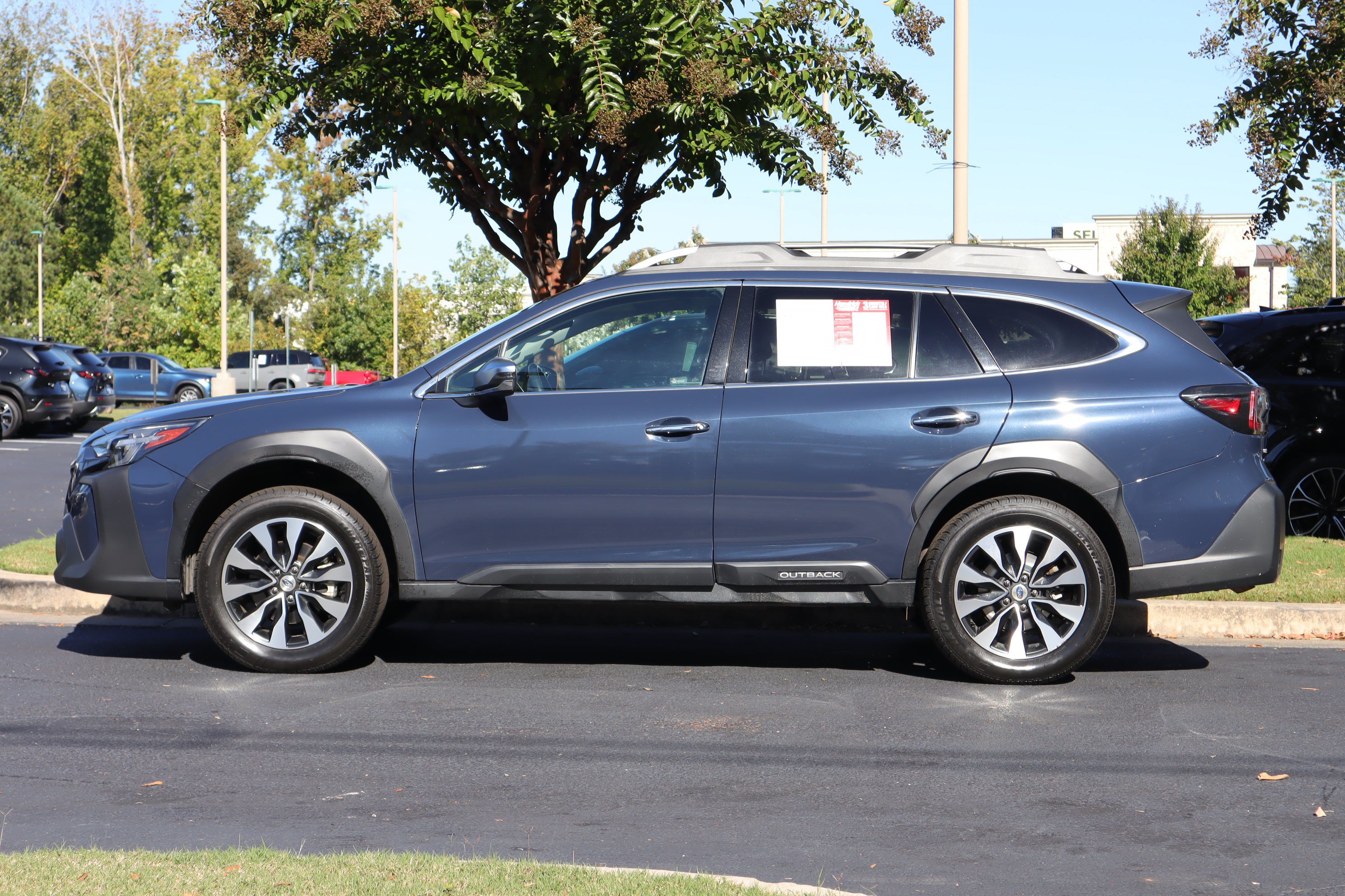 Used 2023 Subaru Outback Touring AWD/4WD image 5