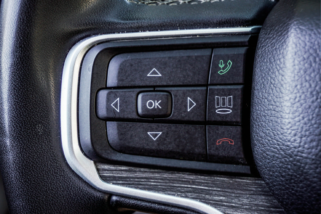 Used 2023 Jeep Wagoneer L Series II RWD image 22