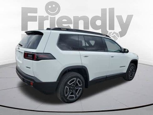 New 2026 Jeep Cherokee Laredo image 5