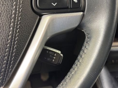 Used 2016 Toyota Highlander XLE AWD/4WD image 35