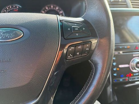 Used 2017 Ford Explorer Platinum image 9