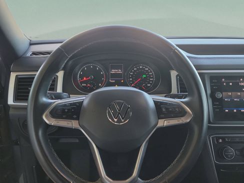 Used 2021 Volkswagen Atlas Cross Sport SE w/ Panoramic Sunroof Package FWD image 12