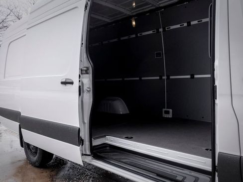 Used 2026 Mercedes-Benz Sprinter 2500 image 10