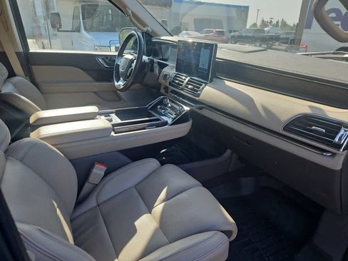 Used 2023 Lincoln Navigator Reserve AWD/4WD image 14