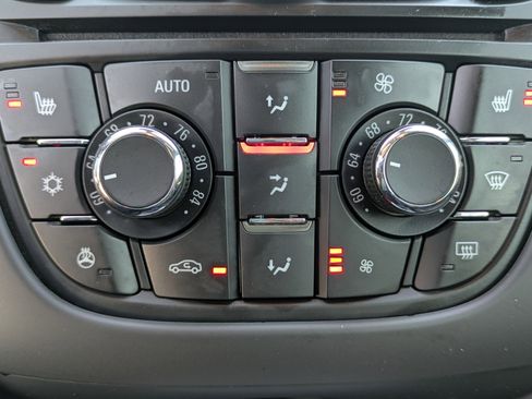 Used 2017 Buick Cascada Premium image 27