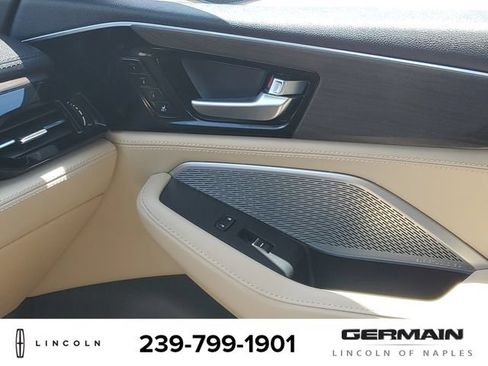 Used 2023 Acura MDX SH-AWD w/ Advance Package image 29