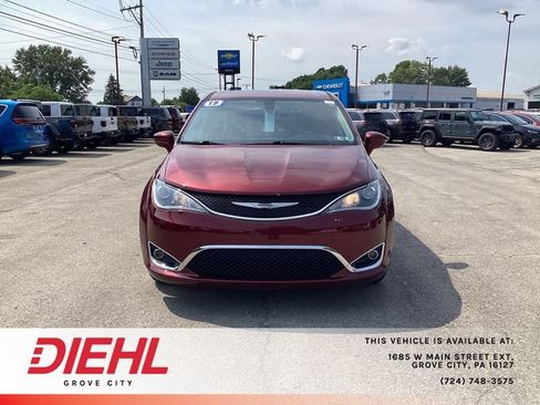 Used 2019 Chrysler Pacifica Touring Plus w/ Cold Weather Group FWD image 2