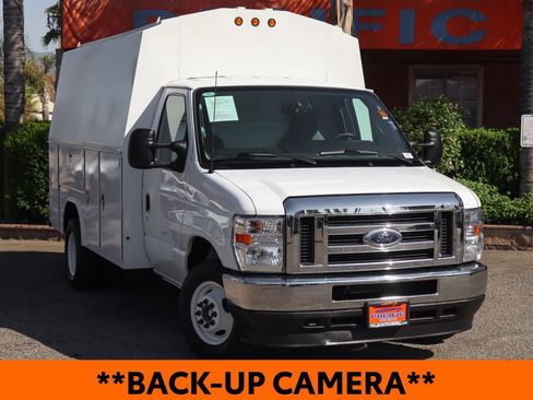 Used 2024 Ford E-350 and Econoline 350 Super Duty w/ Power Windows & Locks Group RWD image 2
