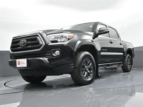 Certified 2023 Toyota Tacoma SR5 w/ Technology Package image 28