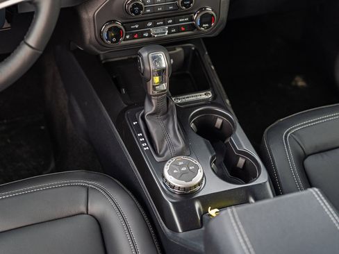 New 2025 Ford Bronco Outer Banks image 21