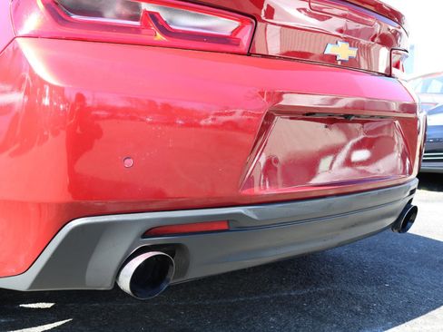 Used 2017 Chevrolet Camaro LT RWD image 11