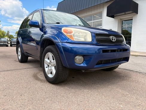 Used 2004 Toyota RAV4 4WD image 2