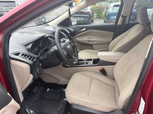 Used 2019 Ford Escape SE FWD image 14