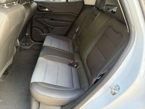 Used 2025 Chevrolet Trax LT image 31