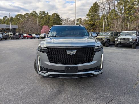 Used 2024 Cadillac Escalade Sport w/ LPO, ONYX Package image 2