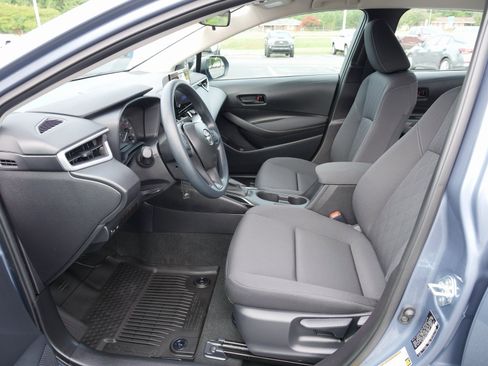 Used 2025 Toyota Corolla LE image 13