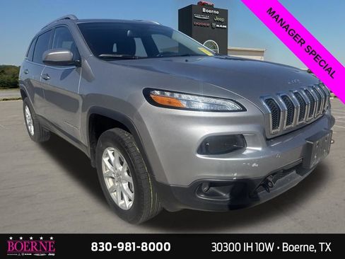Used 2016 Jeep Cherokee Latitude w/ Trailer Tow Group AWD/4WD image 7
