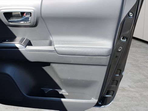 Used 2023 Toyota Tacoma TRD Sport AWD/4WD image 24