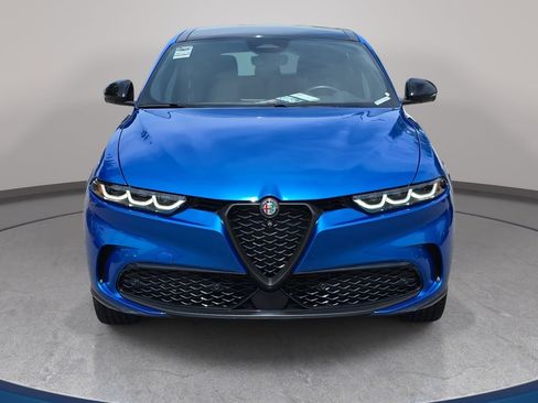 Used 2024 Alfa Romeo Tonale Veloce AWD/4WD image 2