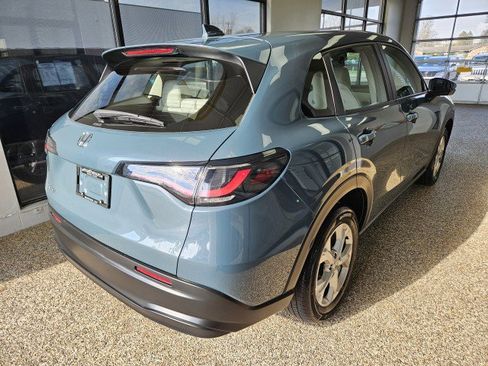 Used 2023 Honda HR-V LX image 2