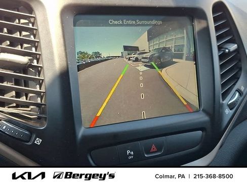 Used 2018 Jeep Cherokee Limited AWD/4WD image 19
