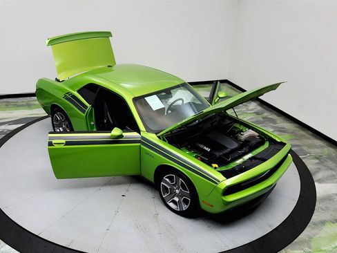 Used 2011 Dodge Challenger R/T RWD image 32