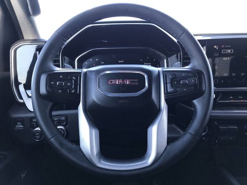 Used 2024 GMC Sierra 1500 SLT image 34