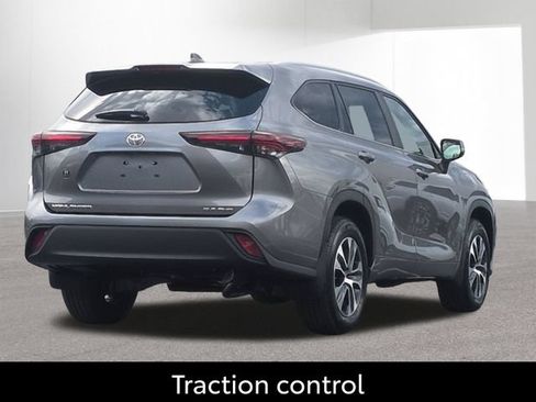 Certified 2026 Toyota Highlander XLE AWD/4WD image 7