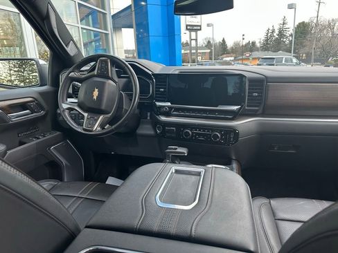 Used 2022 Chevrolet Silverado 1500 High Country w/ High Country Premium Package image 22