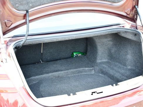 Used 2019 Ford Taurus Limited FWD image 27