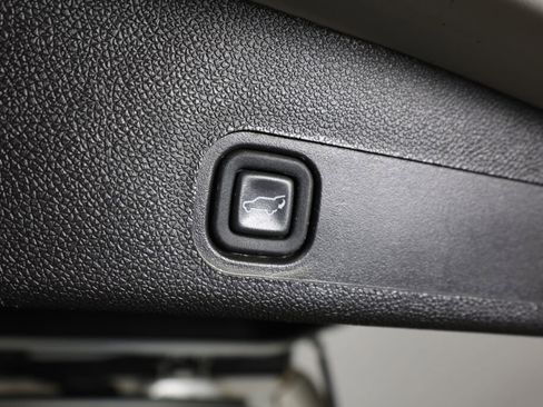 Used 2010 Cadillac Escalade Luxury AWD/4WD image 20