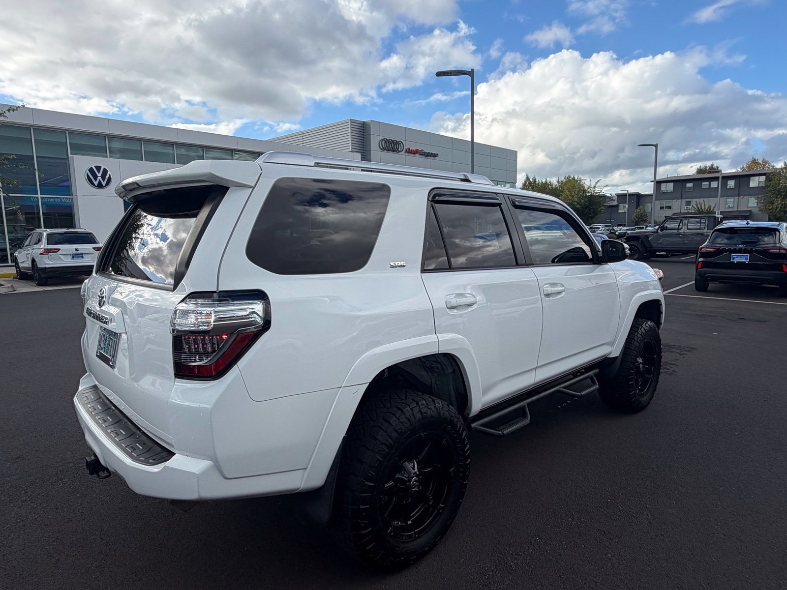 Used 2018 Toyota 4Runner SR5 Premium AWD/4WD image 4
