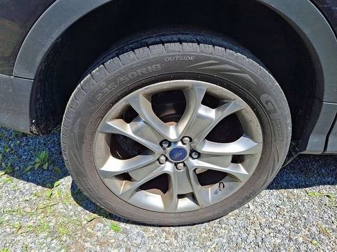 Used 2014 Ford Escape Titanium w/ Equipment Group 401A AWD/4WD image 9