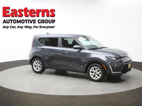 Used 2023 Kia Soul LX w/ LX Technology Package FWD image 47