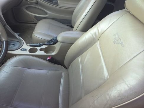 Used 2004 Ford Mustang Convertible RWD image 8